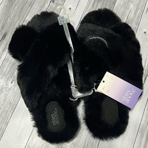 Stars Above Black Fluffy Slipper Women’s  11/12